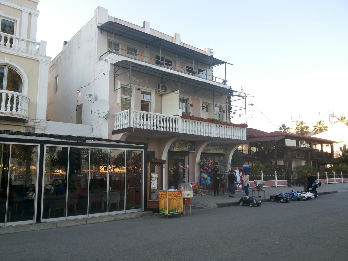 Sukhum City Mini Hotel Suhumi Exterior foto