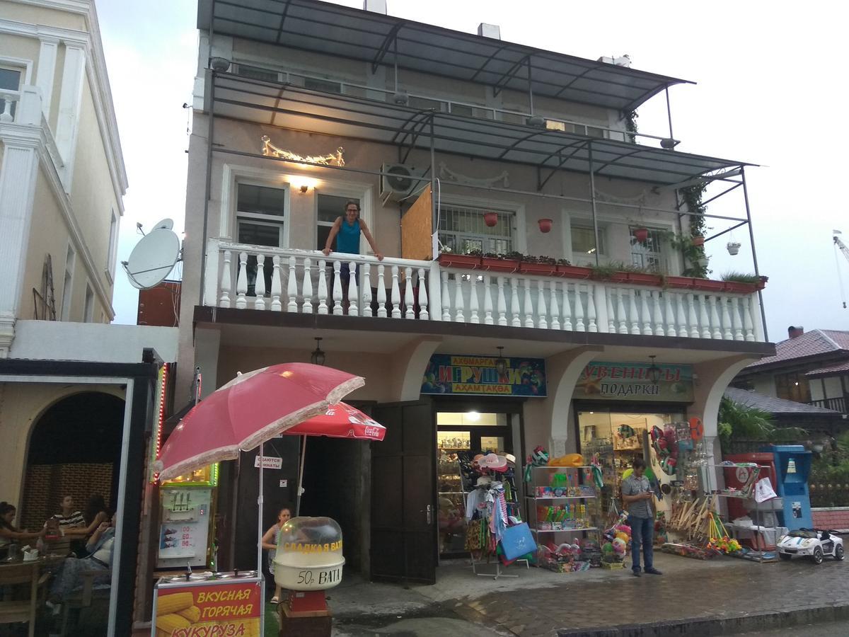 Sukhum City Mini Hotel Suhumi Exterior foto