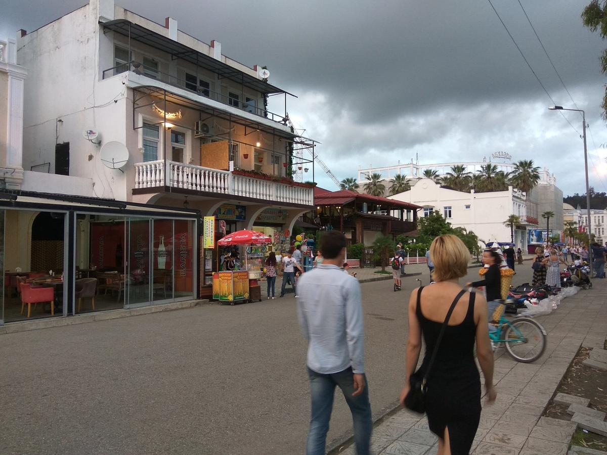 Sukhum City Mini Hotel Suhumi Exterior foto